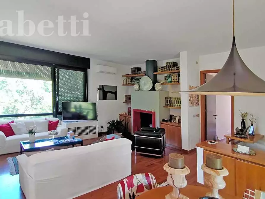 Immagine 10 di Villa in vendita  in Strada DEL GIARDINO, 185 a Senigallia