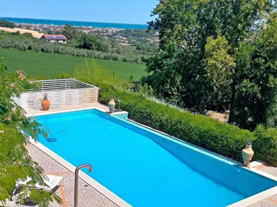 Immagine 38 di Villa in vendita  in Strada DEL GIARDINO, 185 a Senigallia