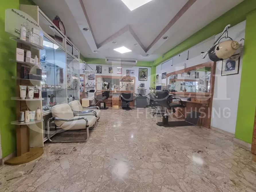 Immagine 10 di Negozio in vendita  in Piazza Don Luigi Sturzo a Palermo