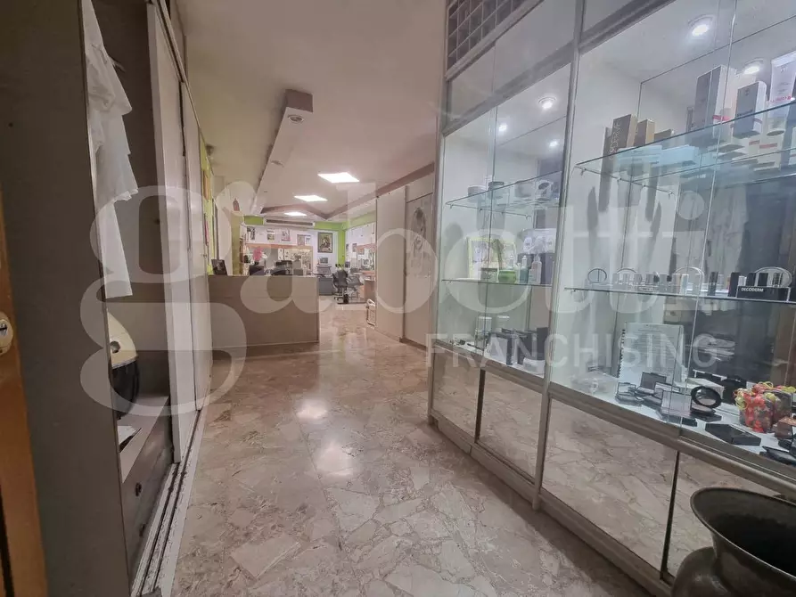 Immagine 12 di Negozio in vendita  in Piazza Don Luigi Sturzo a Palermo