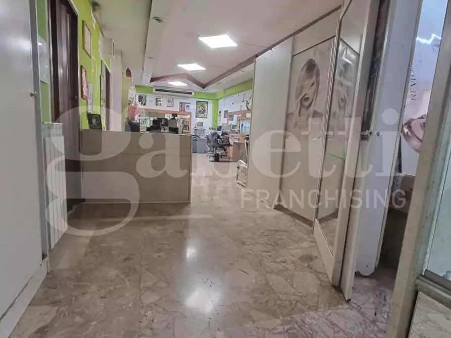 Immagine 11 di Negozio in vendita  in Piazza Don Luigi Sturzo a Palermo