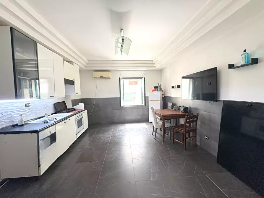 Immagine 10 di Appartamento in vendita  in Via santa maria ai monti a Napoli