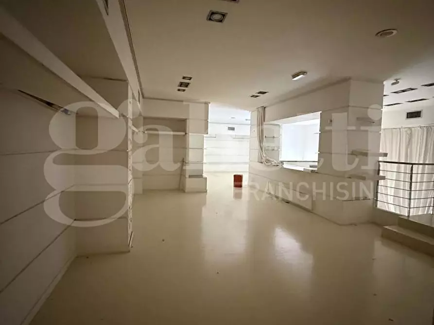 Immagine 10 di Attività commerciale in affitto  in Via Giovanni Primicerio, snc a Sant'anastasia