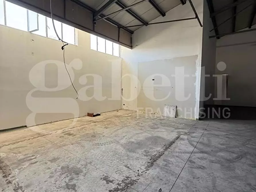 Immagine 8 di Attività commerciale in vendita  in Via Romani, snc a Sant'anastasia