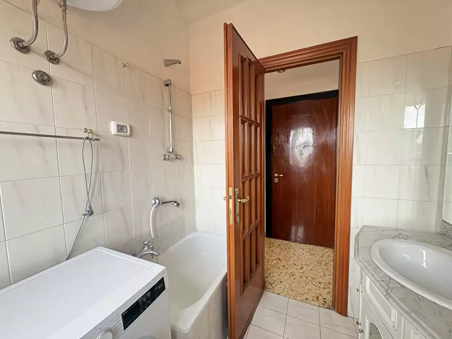 Immagine 14 di Appartamento in vendita  in Via Di Dragone, 71 a Roma