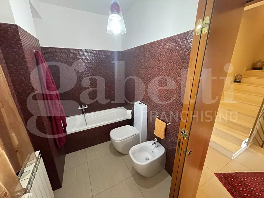 Immagine 29 di Villa in vendita  in Via Madonna dell'Indirizzo, 62 a Trecastagni