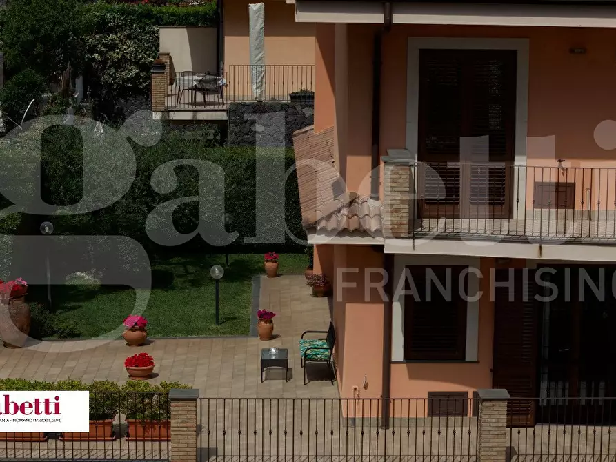Immagine 3 di Villa in vendita  in Via Madonna dell'Indirizzo, 62 a Trecastagni