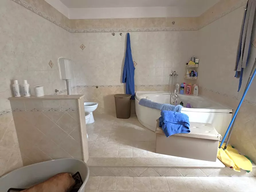 Immagine 33 di Appartamento in vendita  in Via Maiori, 7 a Napoli