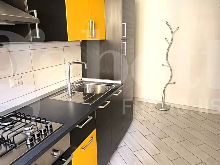 Immagine 5 di Appartamento in vendita  in Via Sant' Attanasio a Napoli