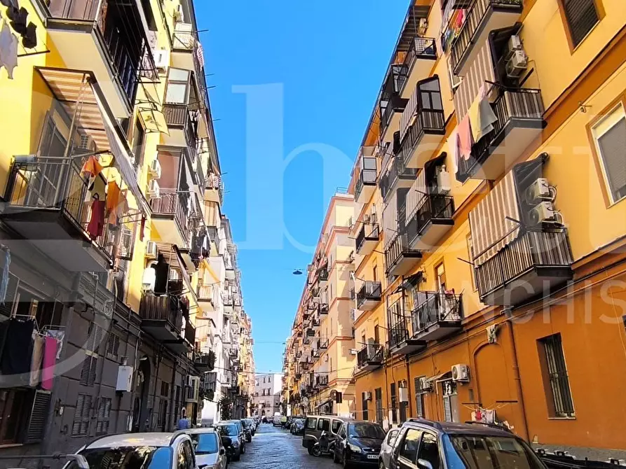 Immagine 1 di Appartamento in vendita  in Via Sant' Attanasio a Napoli