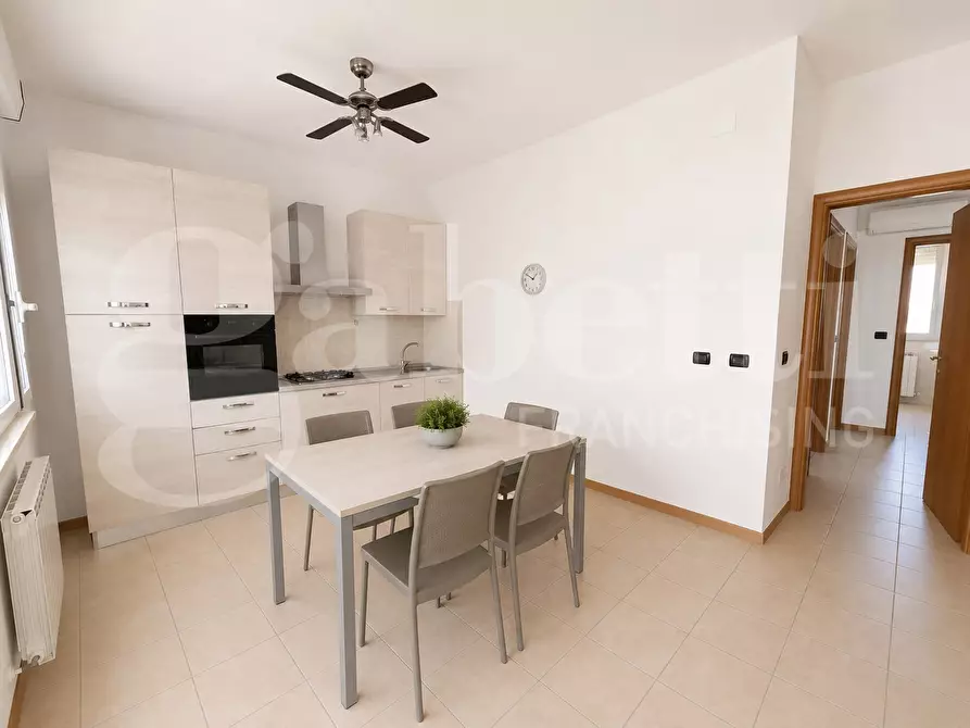 Immagine 2 di Appartamento in vendita  in Via Edmondo de Amicis, 14-16 a Tortoreto