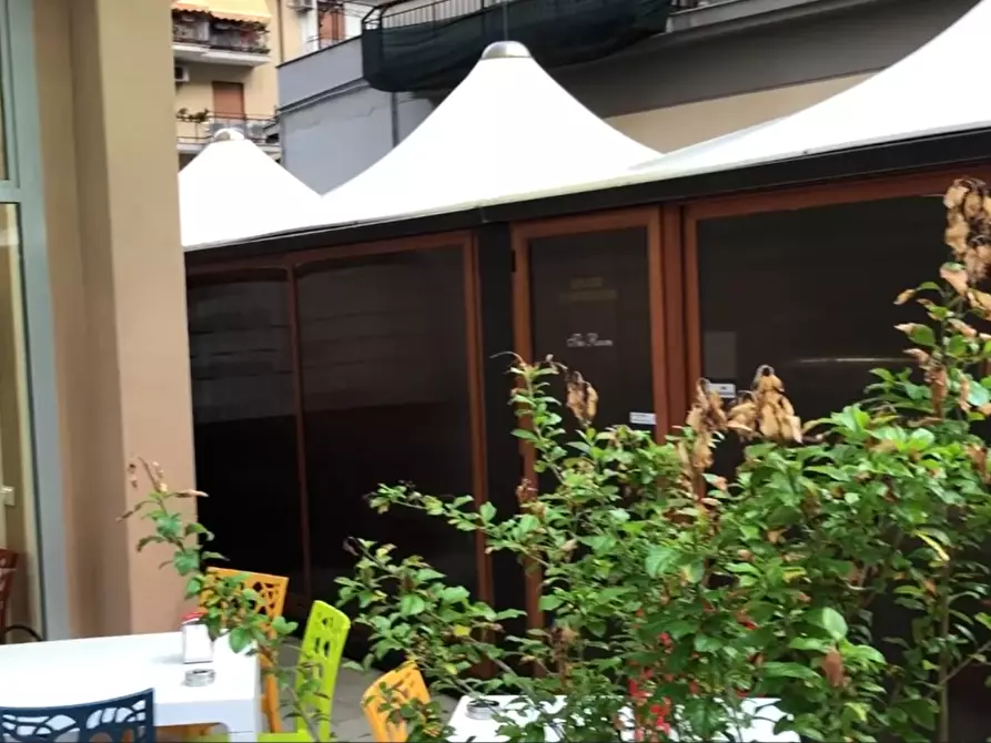 Immagine 9 di Negozio in vendita  in Via Telesino, 89/91 a Palermo