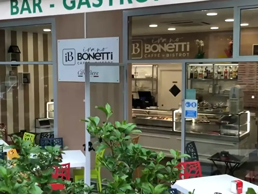 Immagine 8 di Negozio in vendita  in Via Telesino, 89/91 a Palermo