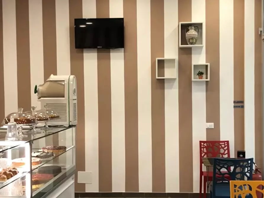 Immagine 4 di Negozio in vendita  in Via Telesino, 89/91 a Palermo