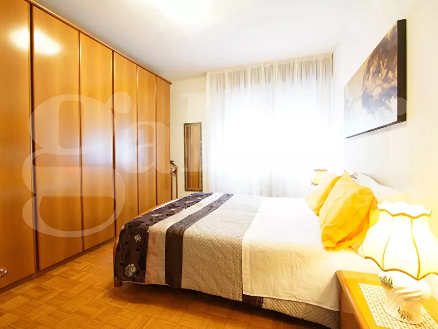 Immagine 12 di Appartamento in vendita  in Via Camporese, . a Venezia