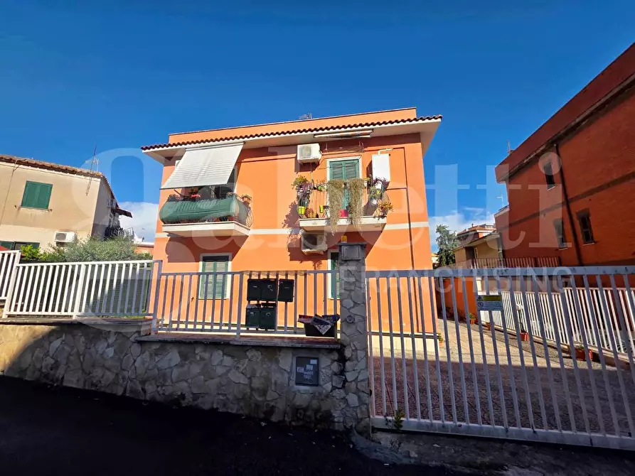 Immagine 2 di Appartamento in vendita  in Via degli Ordelaffi, 5 a Roma
