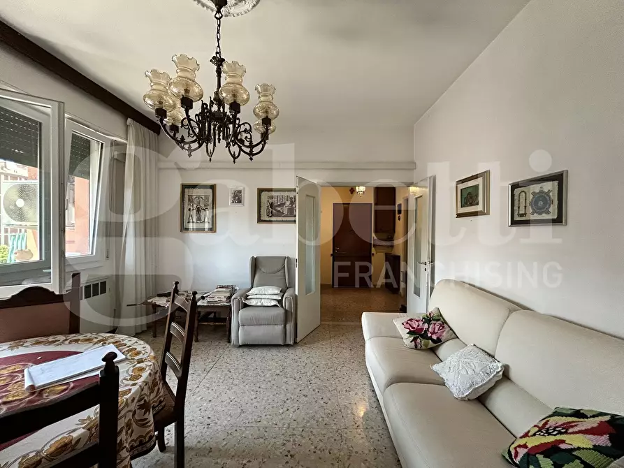 Immagine 3 di Appartamento in vendita  in Via Lodovico Frati a Bologna