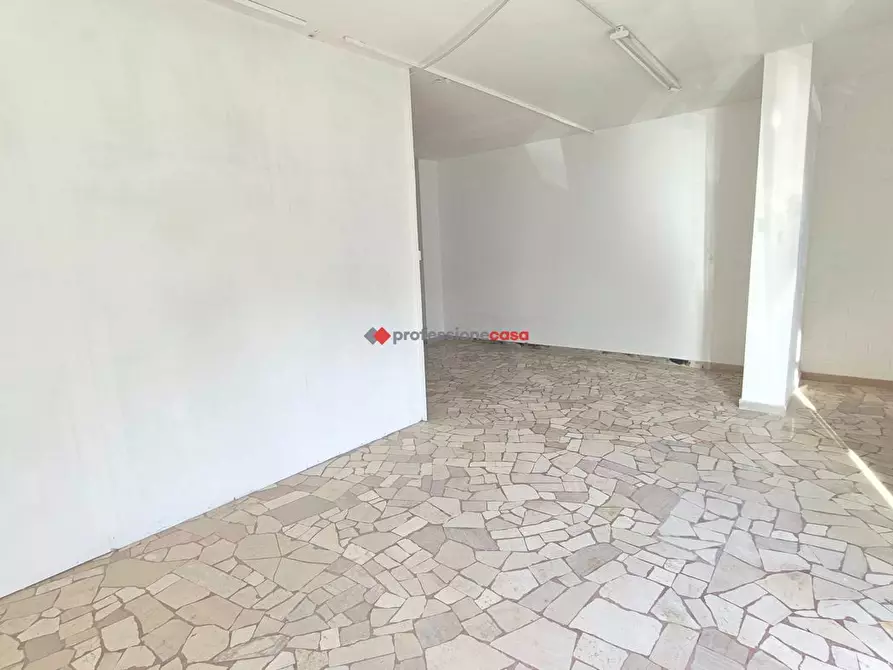 Immagine 4 di Negozio in affitto  in Via Benedetto Croce, 85 a Foggia