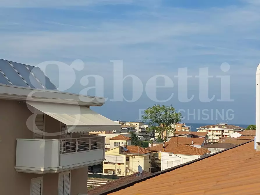 Immagine 12 di Appartamento in vendita  in Via Dei Tigli, 53 a Alba Adriatica