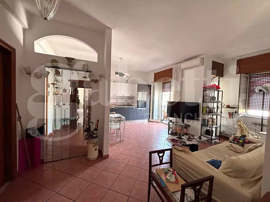 Immagine 2 di Appartamento in vendita  in Via Pietro Giannone a Napoli