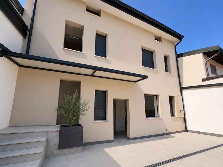 Immagine 1 di Appartamento in vendita  in Via Maglio, 16 a Castelcovati