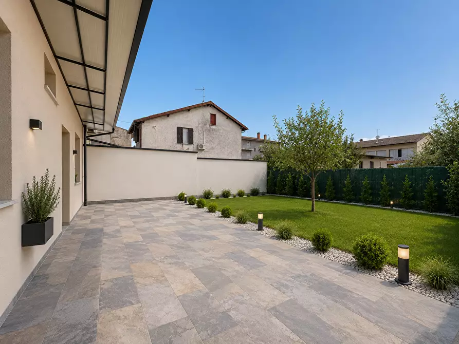 Immagine 6 di Appartamento in vendita  in Via Maglio, 16 a Castelcovati