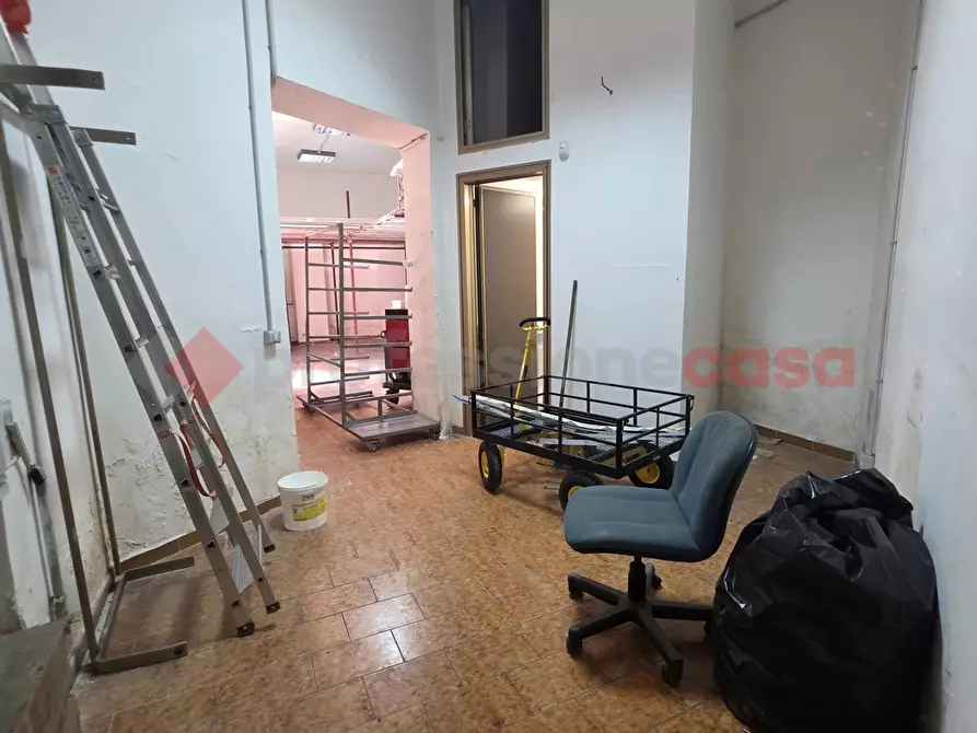 Immagine 23 di Ufficio in vendita  in Via Ferrante Imparato, 33 a Napoli