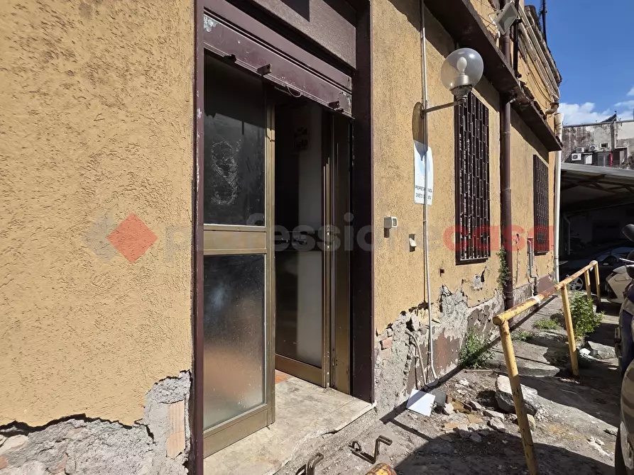 Immagine 5 di Ufficio in vendita  in Via Ferrante Imparato, 33 a Napoli