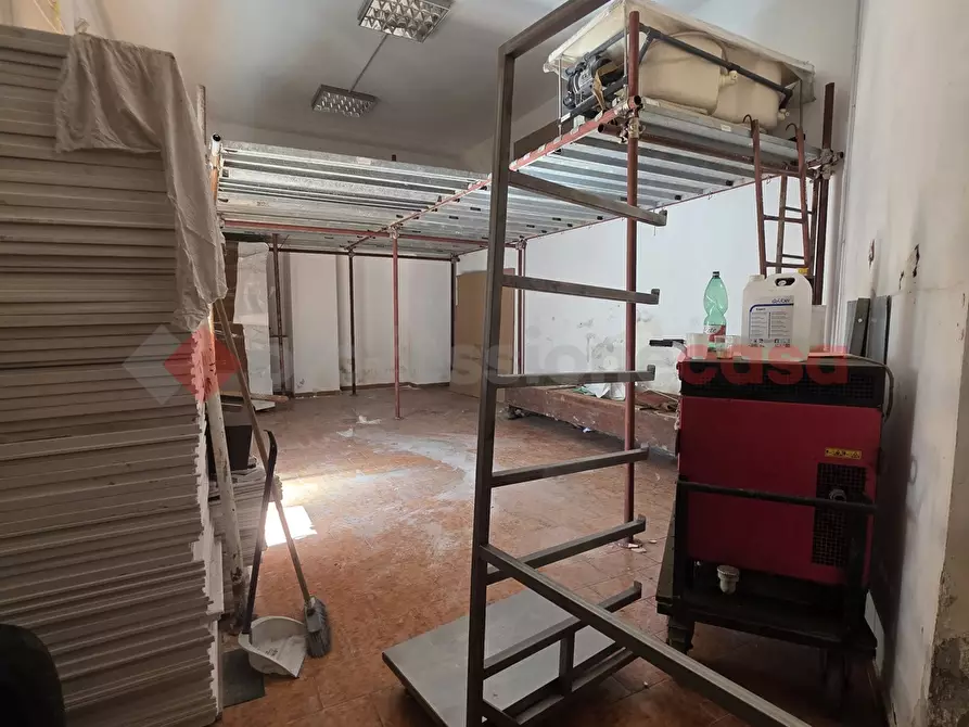 Immagine 11 di Ufficio in vendita  in Via Ferrante Imparato, 33 a Napoli
