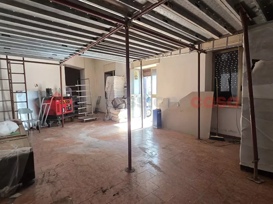 Immagine 12 di Ufficio in vendita  in Via Ferrante Imparato, 33 a Napoli