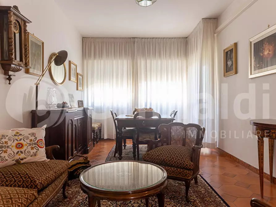 Immagine 3 di Appartamento in vendita  in Via Orio Vergani a Roma