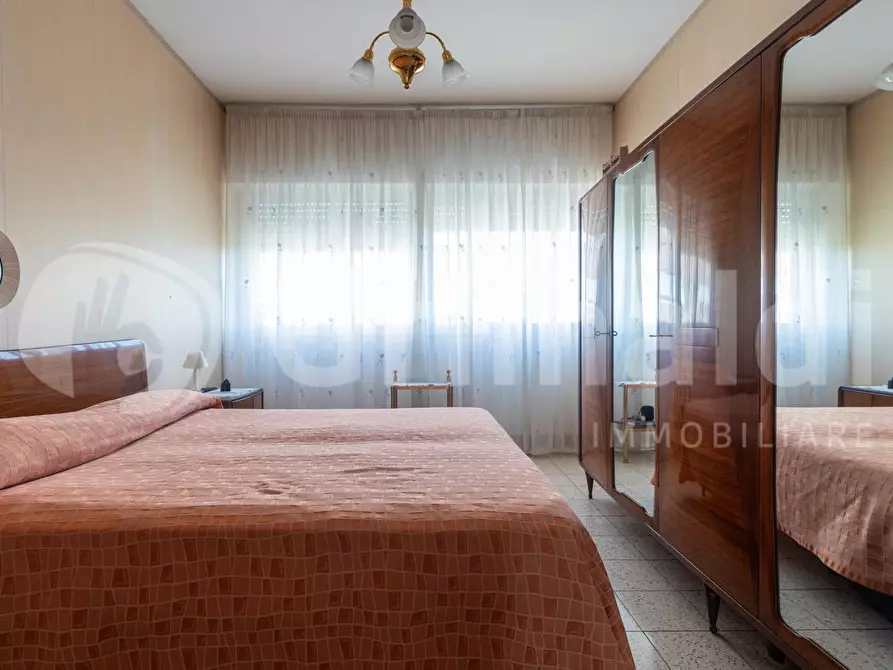 Immagine 30 di Appartamento in vendita  in Via Orio Vergani a Roma