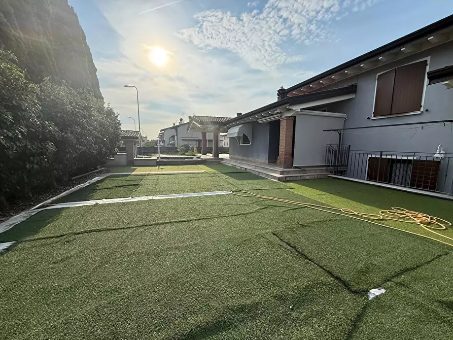 Immagine 2 di Villa in vendita  in Via C.A. DALLA CHIESA, 45 a Trenzano