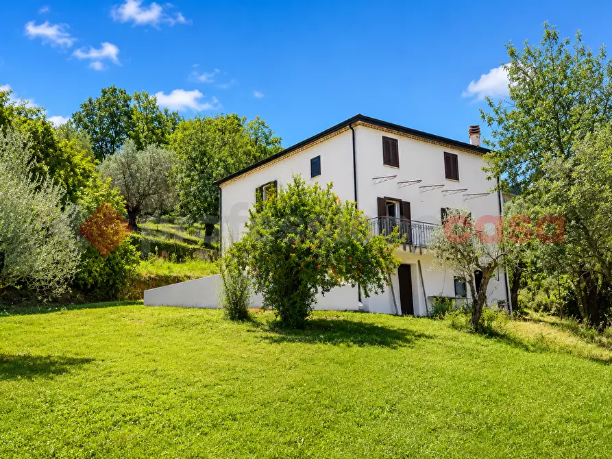 Immagine 2 di Villa in vendita  in Via Felgeto, 2 a Fumone