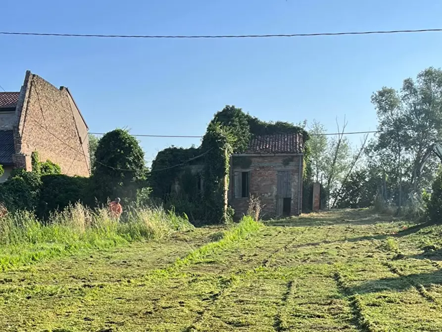 Immagine 1 di Rustico / casale in vendita  in Via CAVARZERE LocalitÃ  Pareole, 43 a Cavarzere