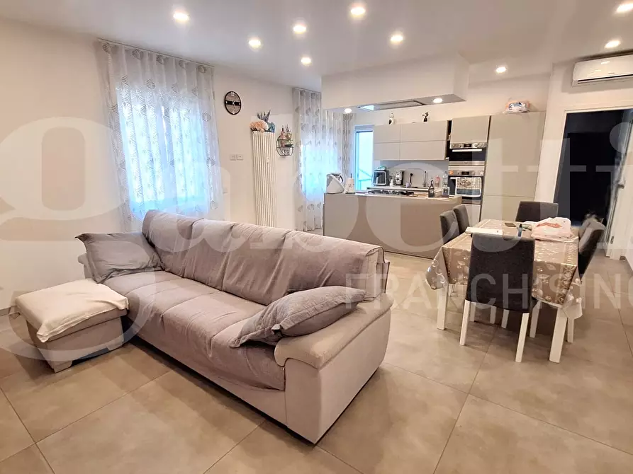 Immagine 1 di Appartamento in vendita  in Via sant'eframo vecchio a Napoli