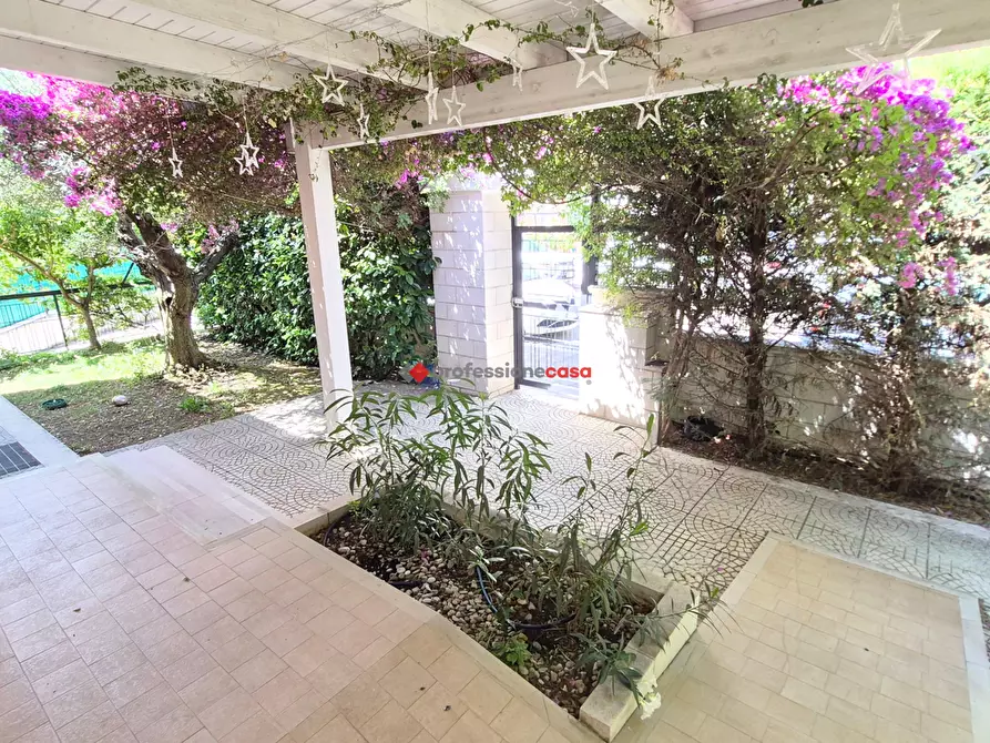 Immagine 4 di Villa in vendita  in Via Stefano Morellina, 1 a Foggia