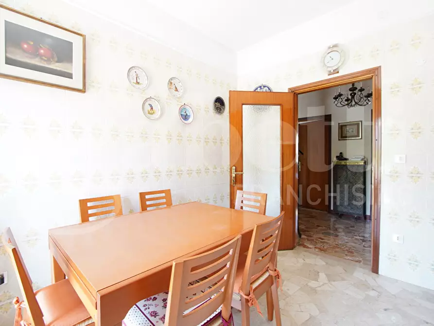Immagine 3 di Appartamento in vendita  in Via San DonÃ , 221 a Venezia