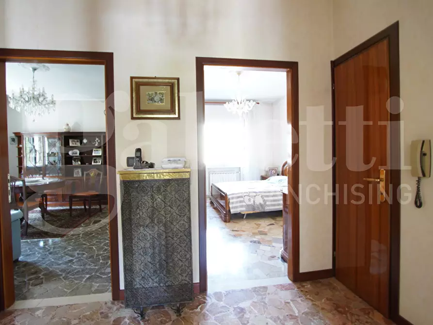 Immagine 13 di Appartamento in vendita  in Via San DonÃ , 221 a Venezia