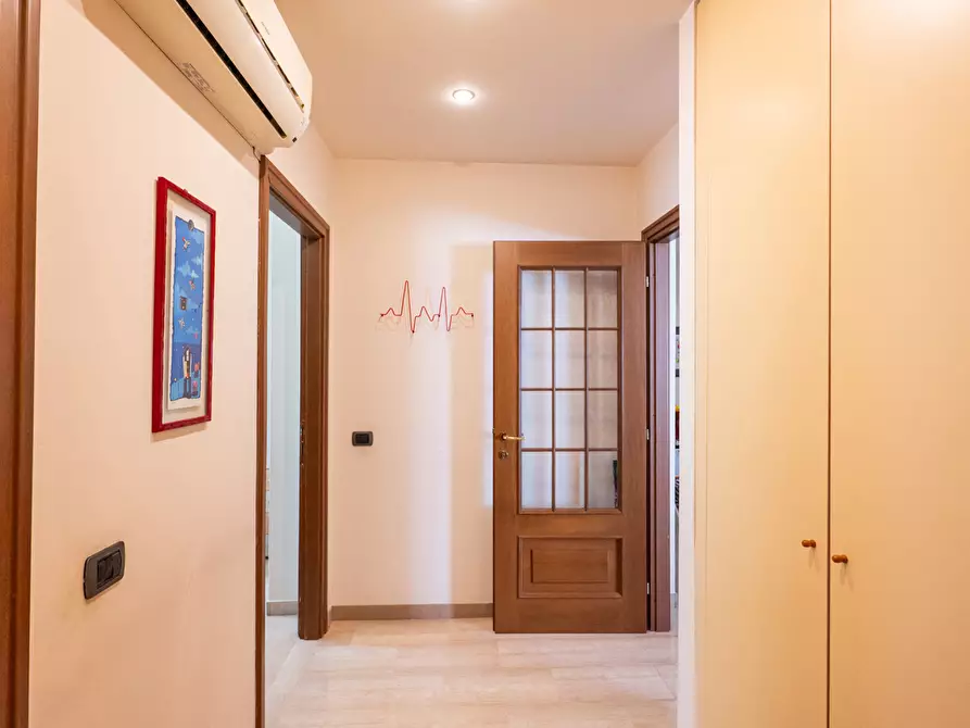 Immagine 15 di Appartamento in vendita  in Via Giambellino a Milano