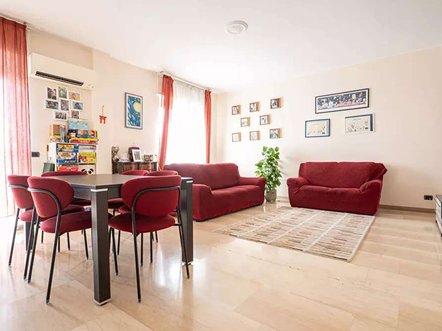 Immagine 3 di Appartamento in vendita  in Via Giambellino a Milano