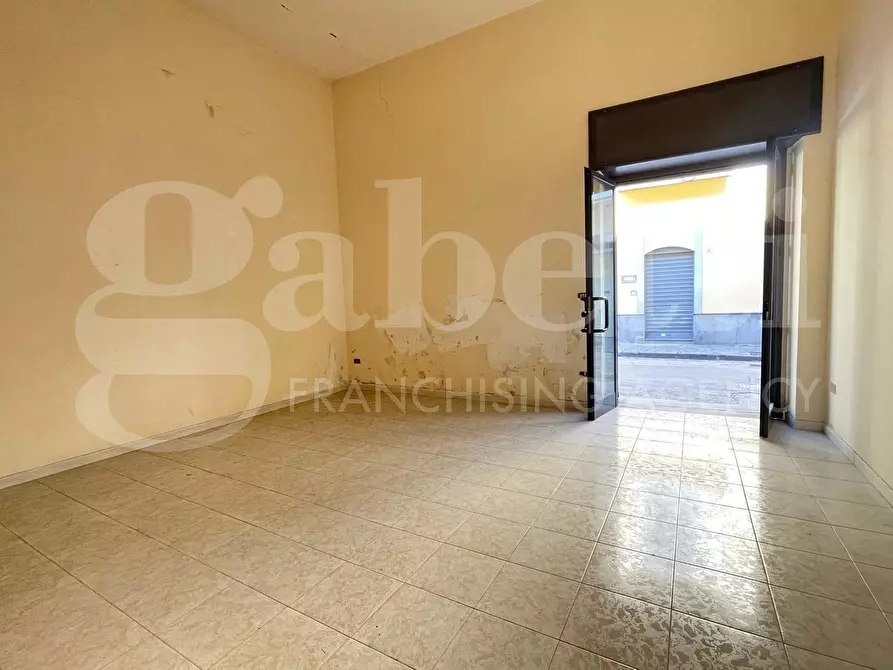 Immagine 1 di Negozio in affitto  in Via Vittorio Emanuele a Frattamaggiore