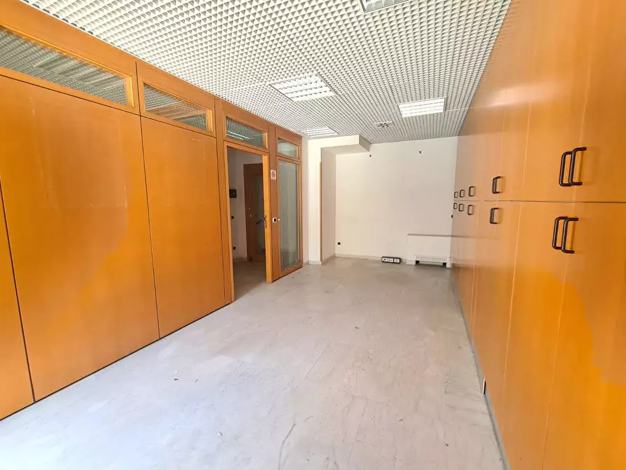 Immagine 10 di Ufficio in vendita  in Via Roma, 9 a Caltagirone