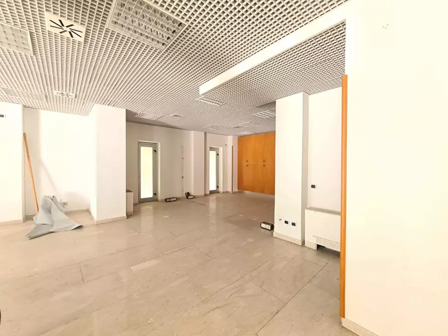 Immagine 11 di Ufficio in vendita  in Via Roma, 9 a Caltagirone