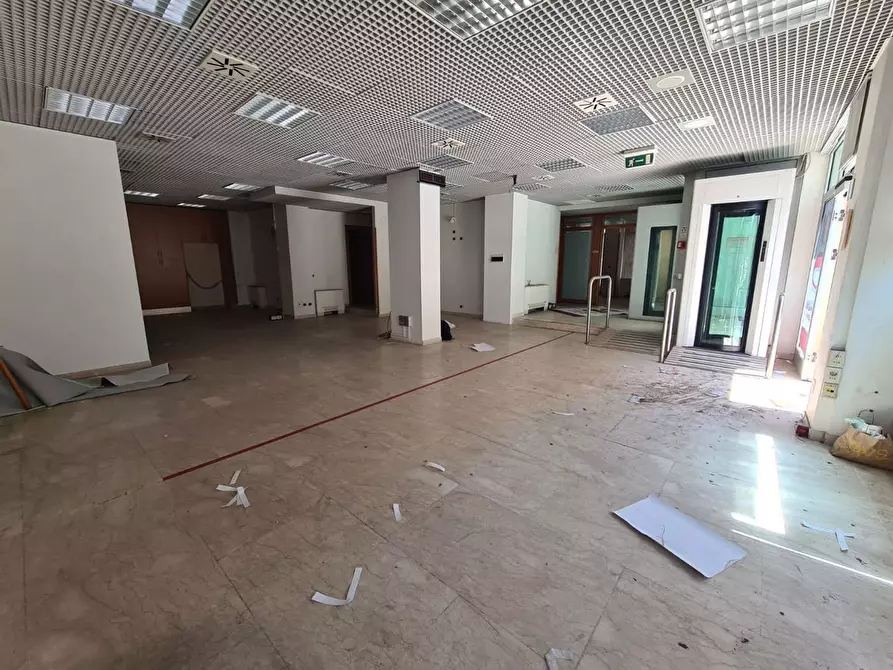 Immagine 19 di Ufficio in vendita  in Via Roma, 9 a Caltagirone