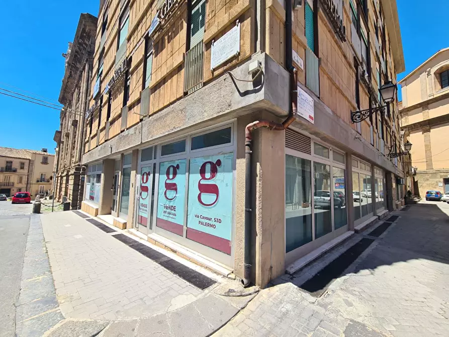 Immagine 2 di Ufficio in vendita  in Via Roma, 9 a Caltagirone