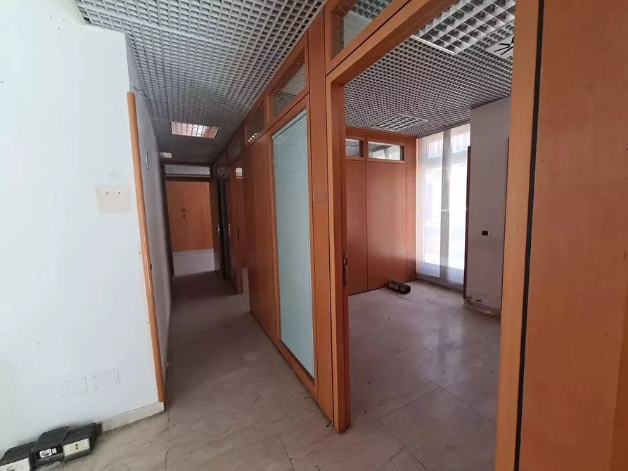 Immagine 16 di Ufficio in vendita  in Via Roma, 9 a Caltagirone