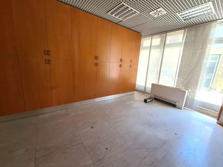 Immagine 14 di Ufficio in vendita  in Via Roma, 9 a Caltagirone