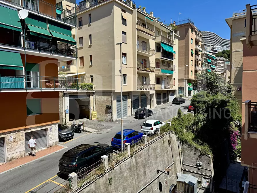 Immagine 25 di Appartamento in vendita  in Via A.Robino, 81 a Genova