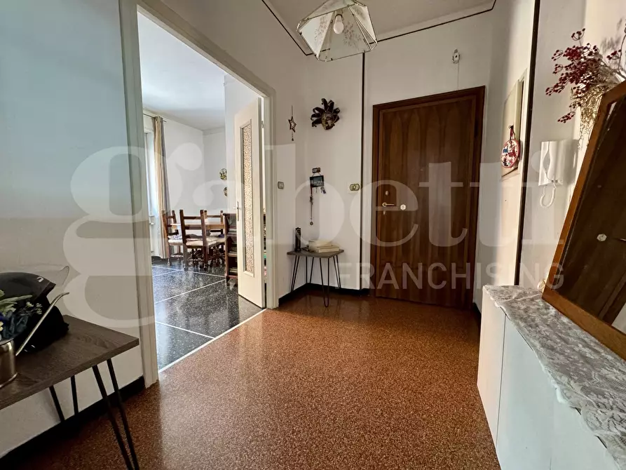 Immagine 3 di Appartamento in vendita  in Via A.Robino, 81 a Genova